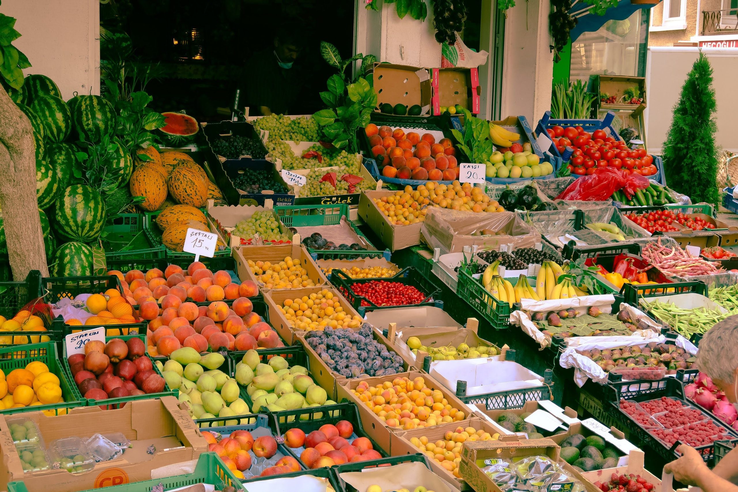 Britain Wastes Millions of Tonnes of Food. Could Technology Build the Missing Bridge?